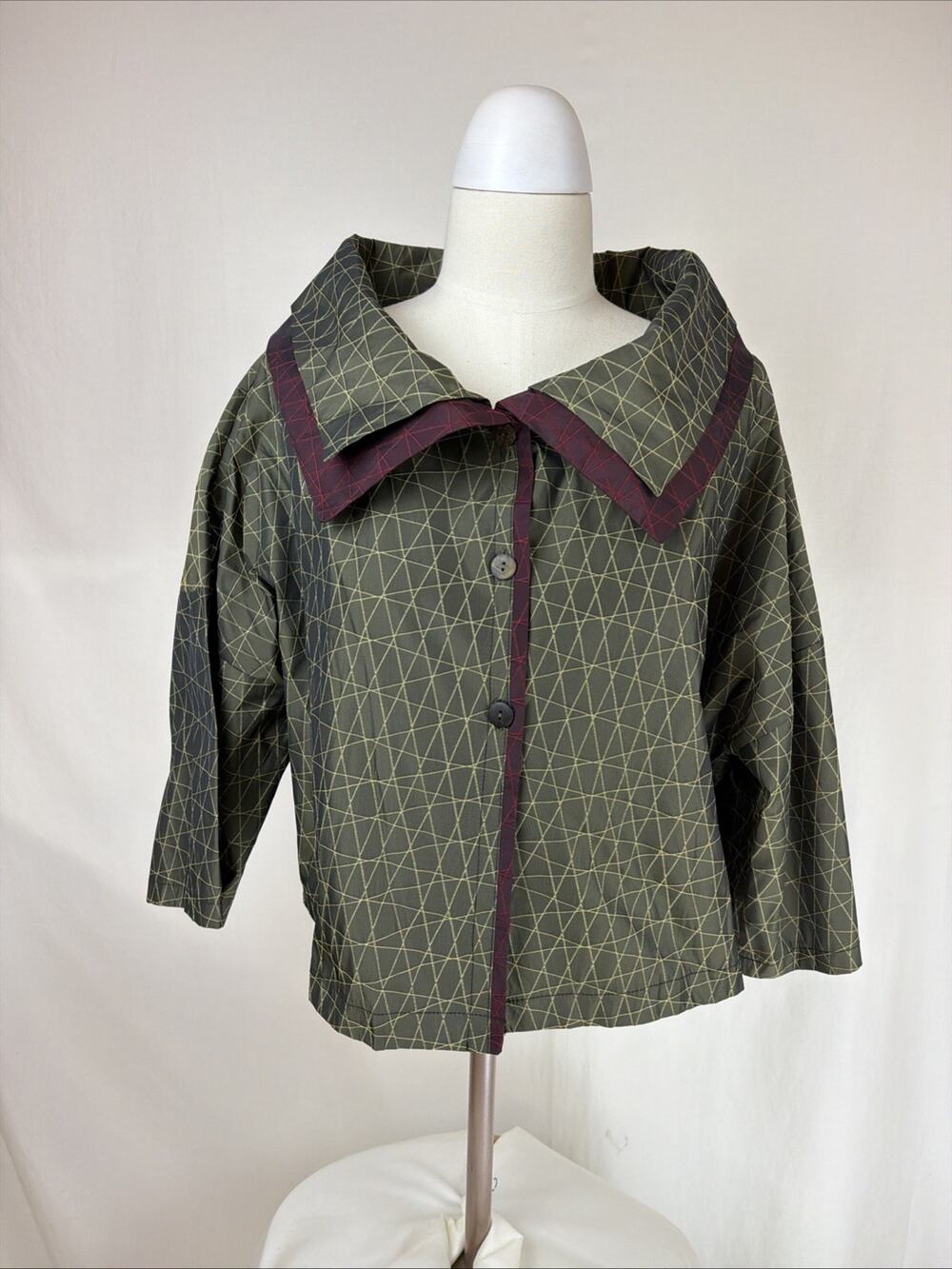 NWT Luukaa "Dream" Green & Maroon Cropped Jacket Size LARGE #0694B
